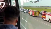 “Passengers Witness Violent Daytime Landing from Airport Bus” #EmergencyLanding #AirportDrama #RunwayImpact #AviationReality #HardLanding