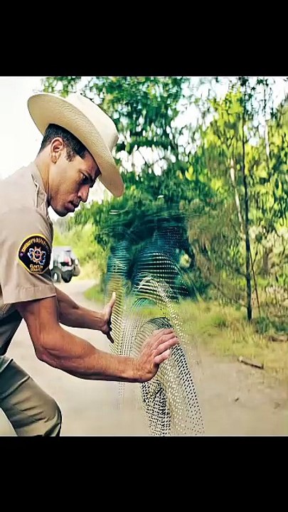 Small town police discover a hidden car #Movie #drama #recap