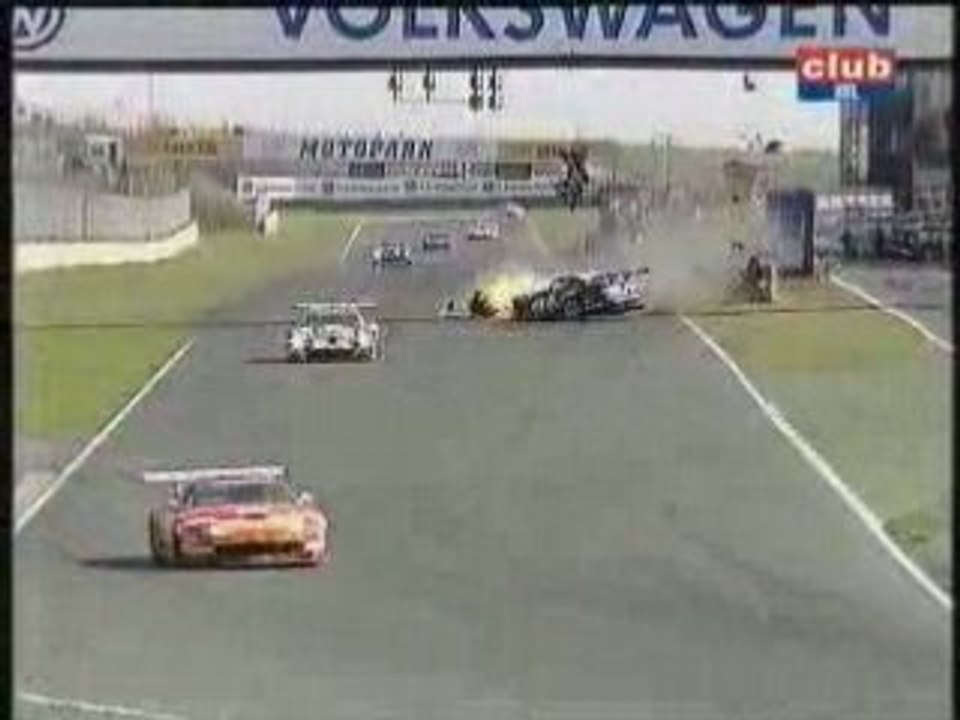 Crash Chrysler Viper GTS-R avec une Lister Storm