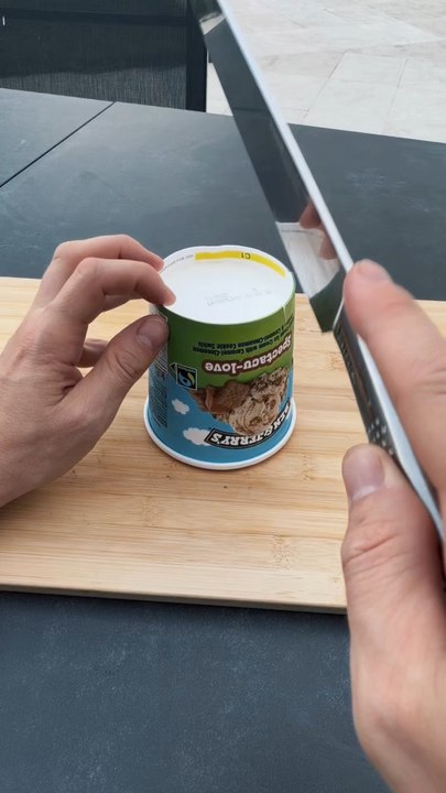 Une autre façon de manger le pot de glace 🍦