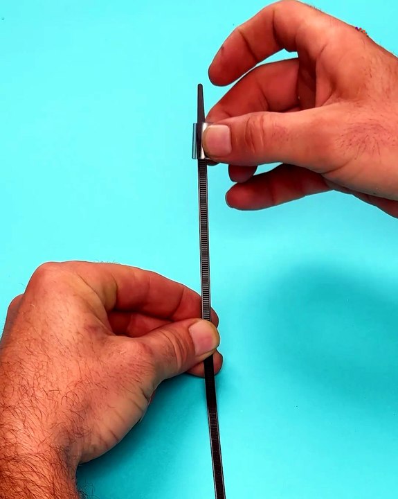 Safely separate wires to avoid electrical hazards🔌✅