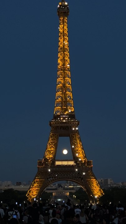 Eiffel tower by night ✨