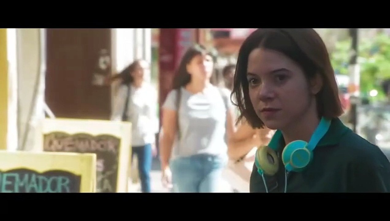 MUST WATCH_{Vera y el placer de los otros} 2023 - alquila un piso vacío a adolescentes que buscan un lugar para tener relaciones sexuales.