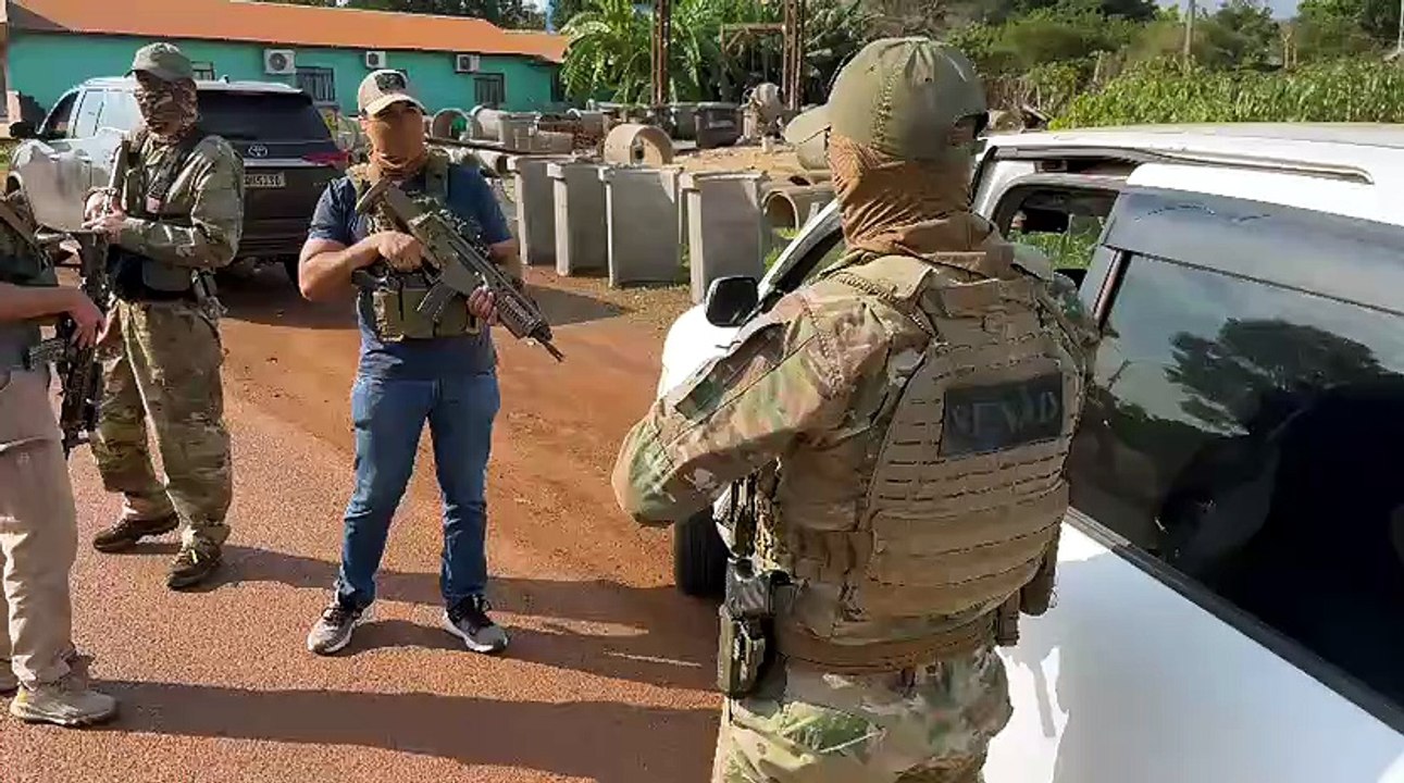 Detención del policía que trasladaba armas