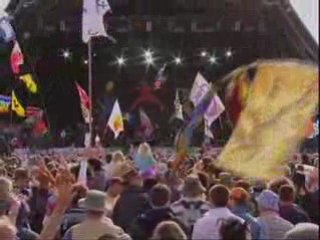 Neil Diamond I'm A Believer Glastonbury 08