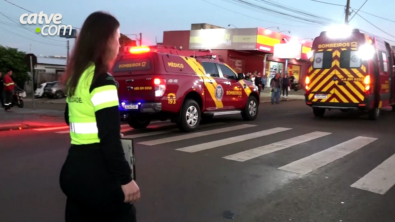 Motociclista sofre traumatismo craniano em batida com carro no Bairro Santa Cruz