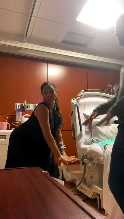 Rachel pretending she's getting ready to have Lily