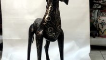 Moroccan Damascene Horse Sculpture – Handmade Silver Inlay Metal Art from Meknes, Luxury Artisan Home Decor1