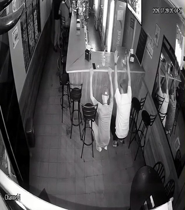Oficial Alejandro Sibaja del GAO del MSP frustra un 31 (Asalto ) esto en un bar en Coyol de Alaj