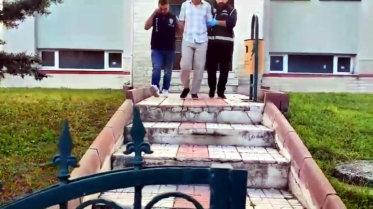 Etimesgut Belediyesi'ne yönelik operasyondan görüntüler