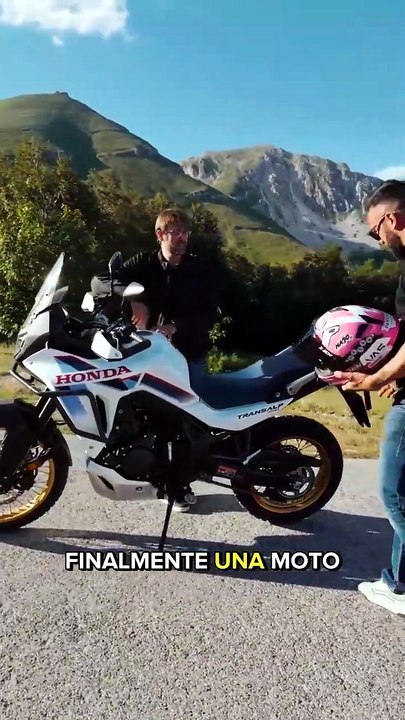 Honda XL 750 Transalp con E-Clutch_ una moto con cui puoi fare davvero tutto!