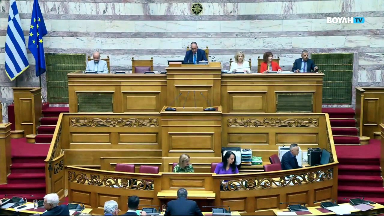 Βουλή: Eνός λεπτού σιγή για τους 3 πυροσβέστες