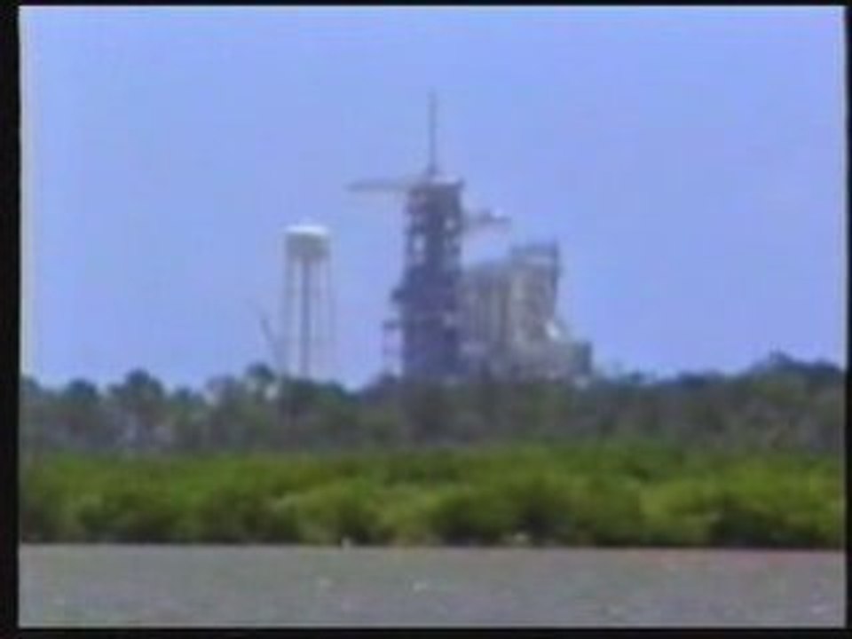 Régis filme le décollage d'une navette spatiale