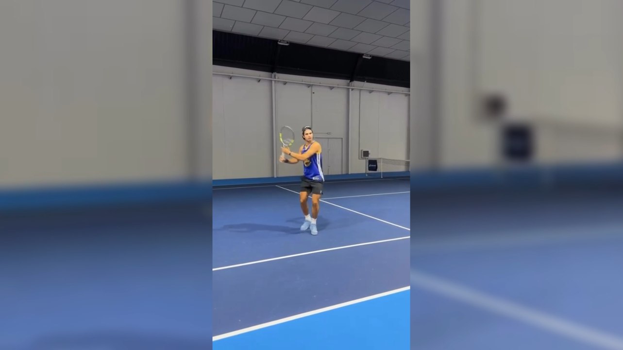 ATP 2026 - Carlos Alcaraz a repris l'entraînement de la main droite