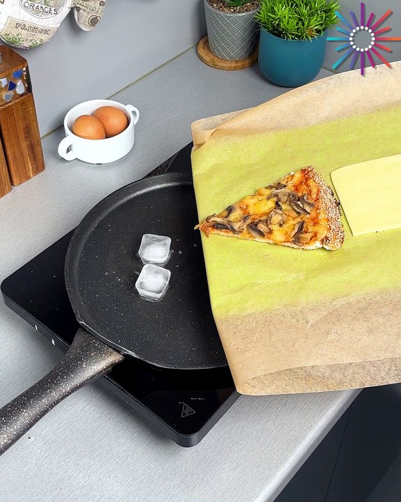 Hack on how to cook leftover pizza👨‍🍳🍕