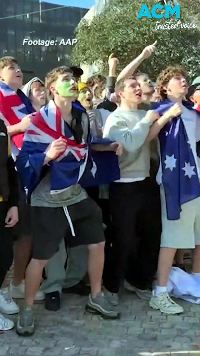 Thousands fill Federation Square to cheer on Socceroos
