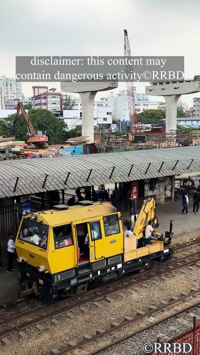 Crane on the tracks🏗️🚂