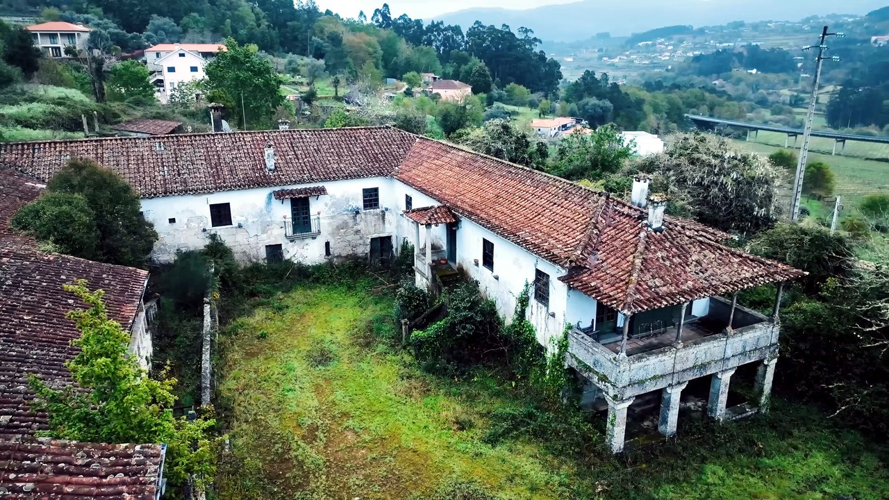 Phenomenal Abandoned Knight's Palace in Portugal - This place is like a MUSEUM!
