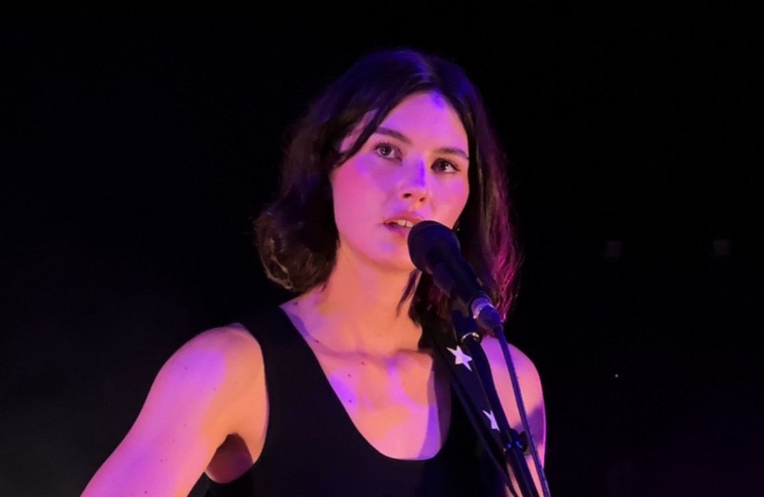 Gracie Abrams abre o jogo sobre namoro com Paul Mescal: 'Não gosto de esconder'