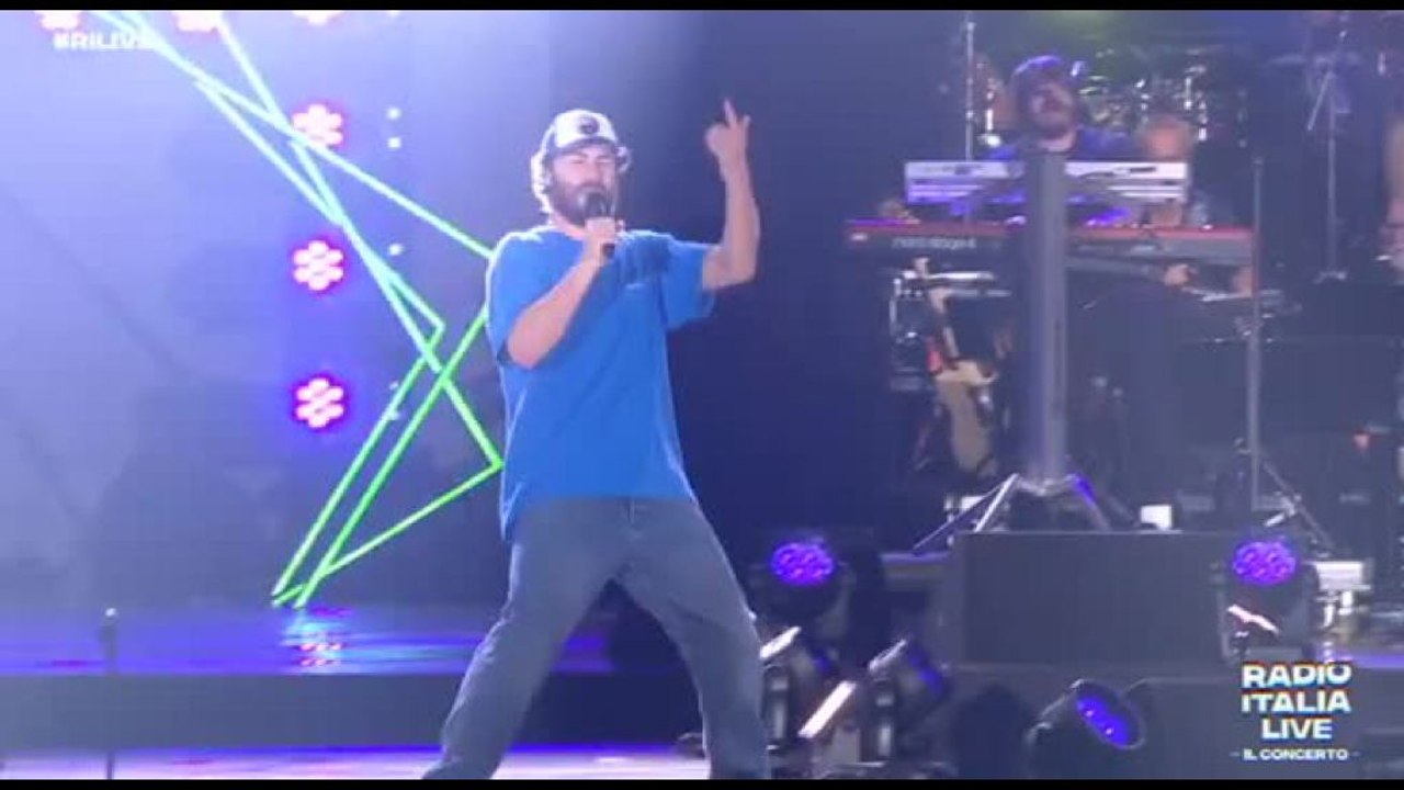 Radio Italia Live - Il Concerto conquista Palermo con tante star