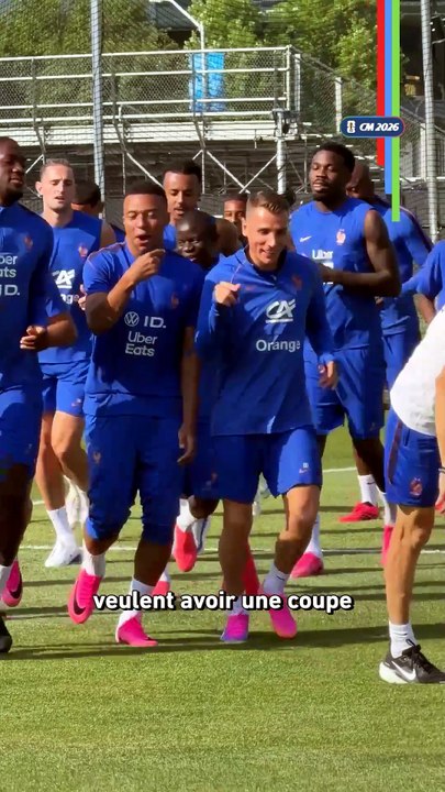 Il coupe les cheveux de Mbappé et les Bleus avant chaque match - Foot - Coupe du monde