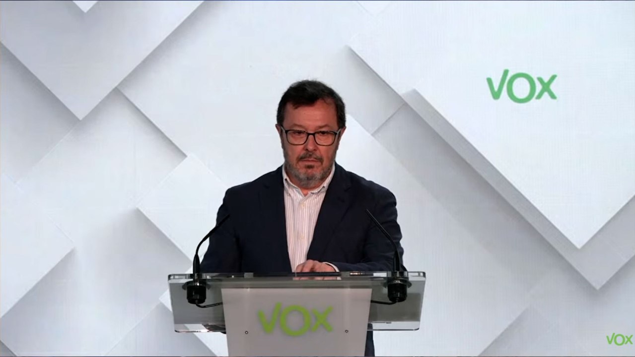 Vox aprieta a Moreno: votará en contra de su investidura este martes y no descarta hacerlo también el jueves