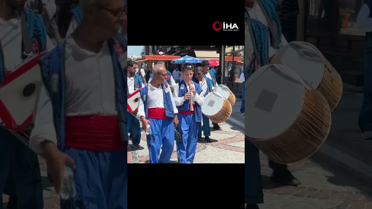 Edirne'de davul-zurna ekibinden esnafa Kırkpınar daveti
