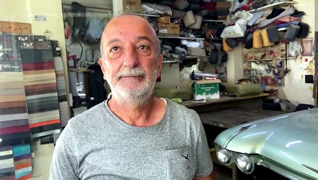İŞTE O SÜPER OTO DÖŞEMECİ CAM TAVAN SÖKÜYOR 50 YILLIK USTA Ustaların Ustası Bülent Usta Tel. Aşağıda