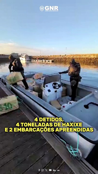 As imagens da apreensão de 4 toneladas de haxixe na zona de Setúbal