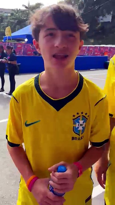 VÍDEO: Torcedores começam a se concentrar no Espaço Ginga Salvador para acompanhar a partida do Brasil contra Japão 2
