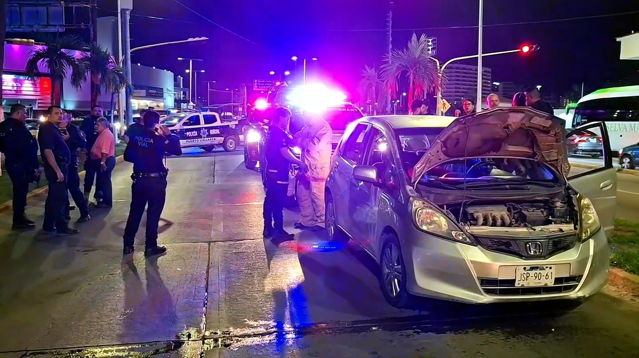 Conductor atropella a policía y provoca persecución en Vallarta | CPS Noticias Puerto Vallarta