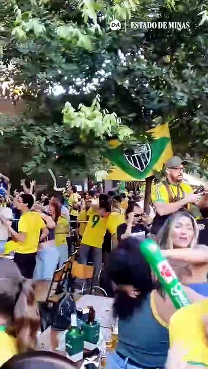 Veja a reação da torcida com o gol da virada