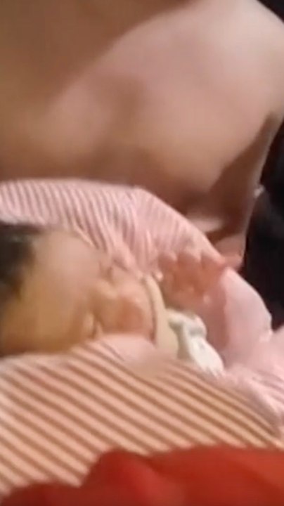 Rescatan a un bebé de los escombros en Venezuela