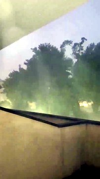 Maltempo a Bologna, forte temporale con raffiche di vento