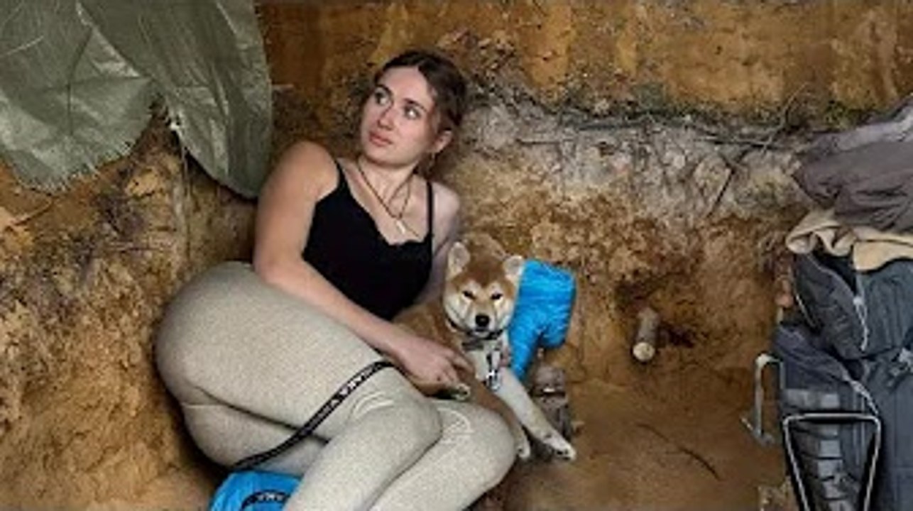Girl and Dog Survive in a Huge Dugout Shelter with a Fireplace 🔥