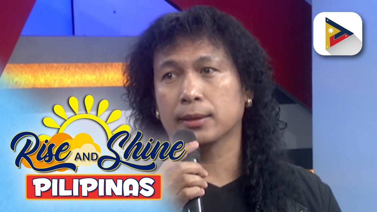 Maki-sing along together with our performer of the day - Bern Marzan