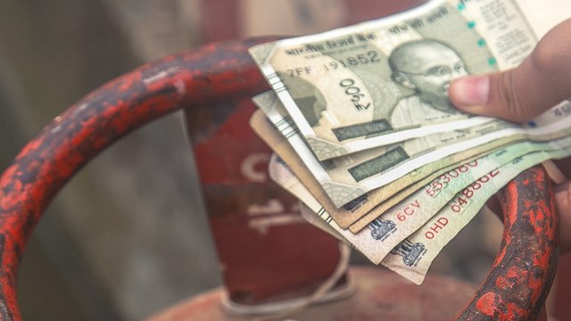 1 जुलाई से LPG और PNG कनेक्शन वालों के लिए नया नियम, जान लें जरूरी अपडेट