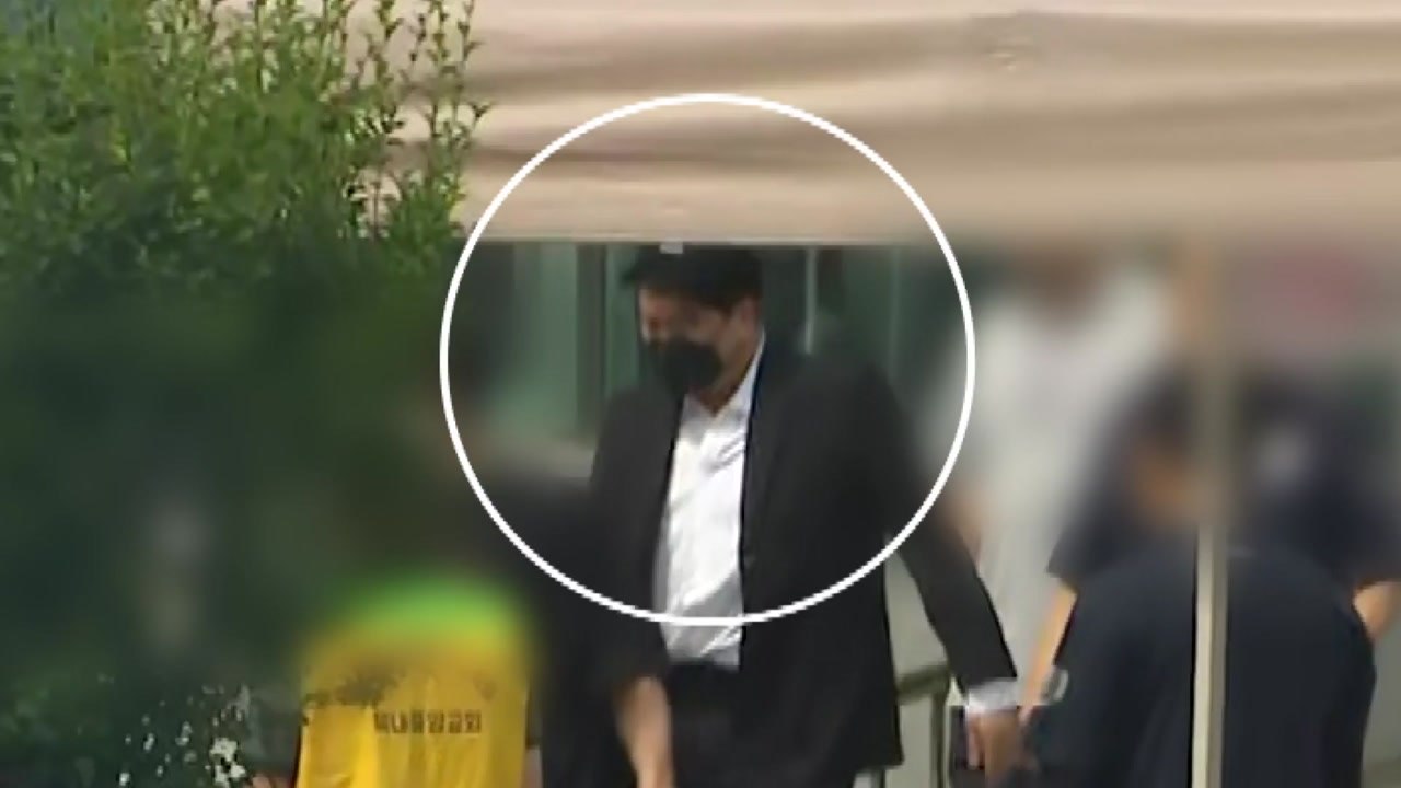 '음주 뺑소니' 김호중 가석방 출소...인사 없이 떠나 / YTN