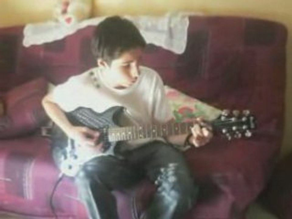 Belle demoiselle guitare