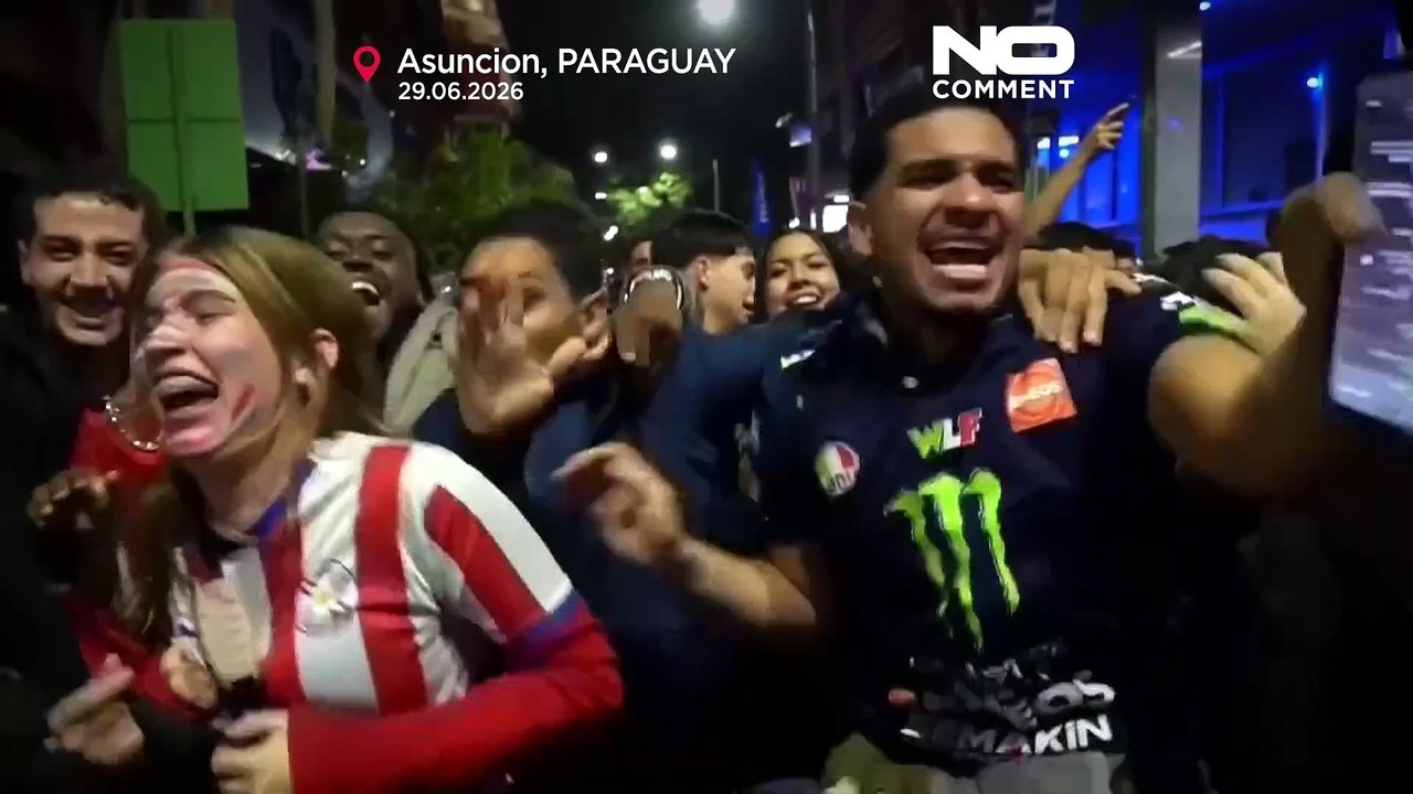 Tifosi del Paraguay in festa per la storica vittoria sulla Germania