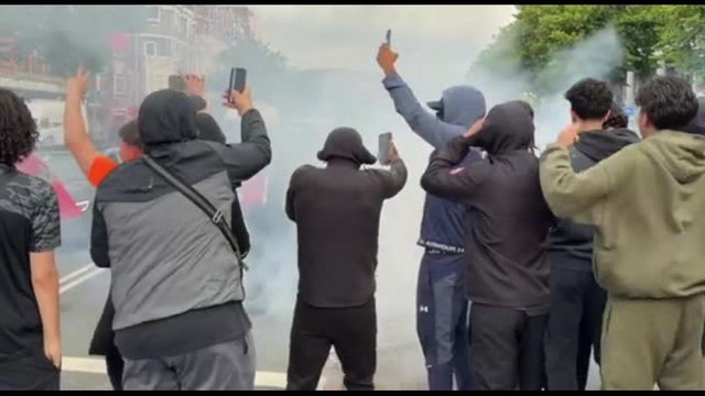 Dalla gioia agli scontri: festa marocchina finisce nel caos all'Aia