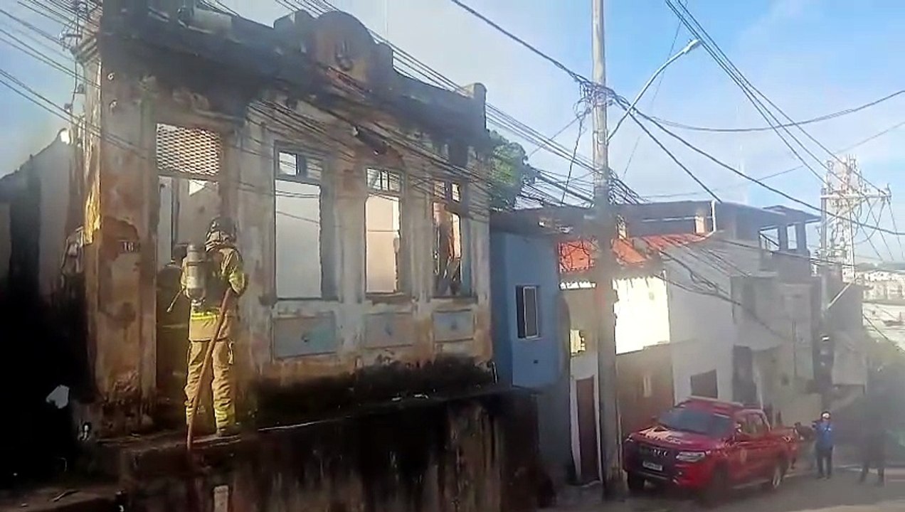 Incêndio atinge marcenaria no Engenho Velho de Brotas