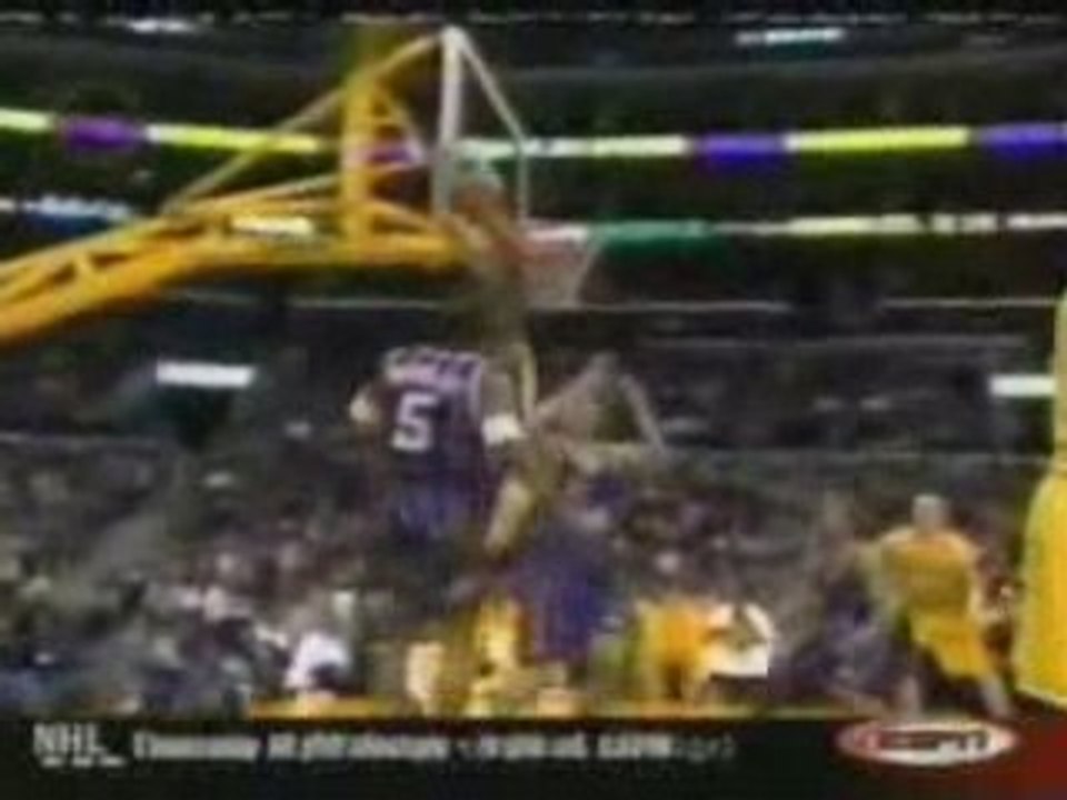 Kobe bryant dunks on yao ming_NEW