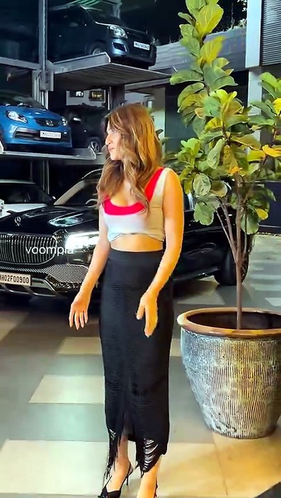kriti sanon out on a promo run for her upcoming movie, cams follow