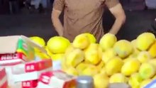 Udhaar dede dil chah raha hai amm khane ka dill chah raha salman noman #vertical#