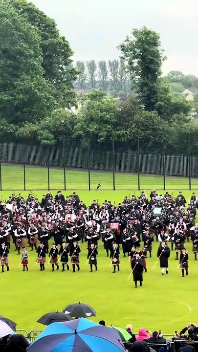 Thousands of Scots are  marching to Boston's iconic Fenway Park.The friendliest invasion in history