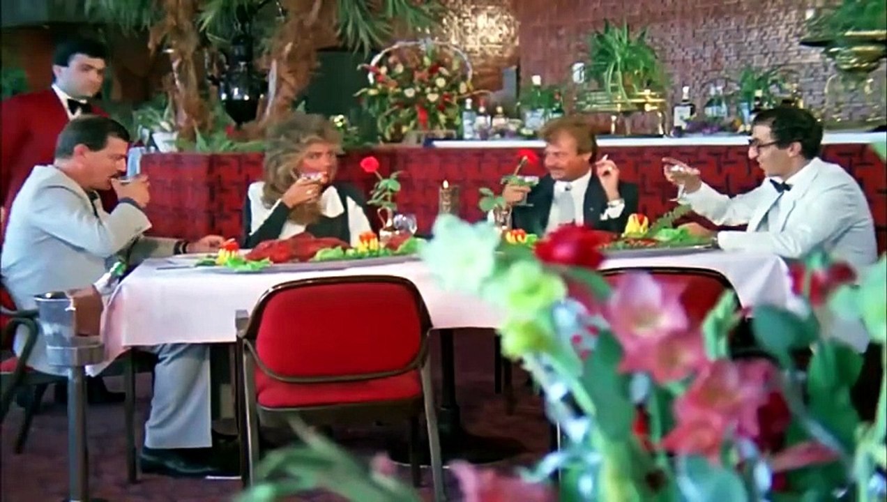 1984 Taçsız Kraliçe   AHU TUĞBA BURÇİN ORALOĞLU Türk Filmi İzle [Full Movie]