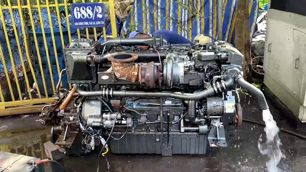 KOMATSU 6M125AP-2 ( 377KW )