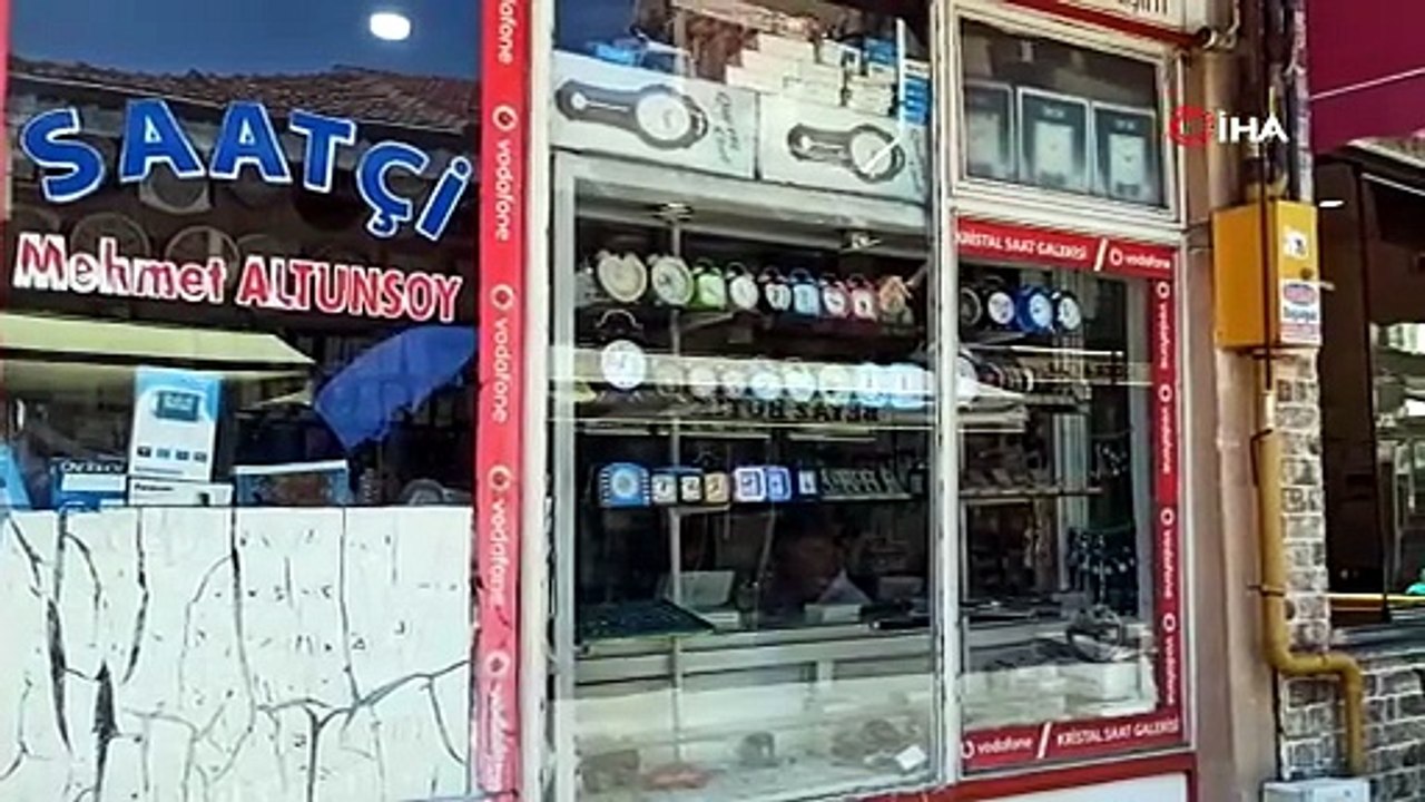 52 yıllık saat tamircisi teknolojiye direniyor