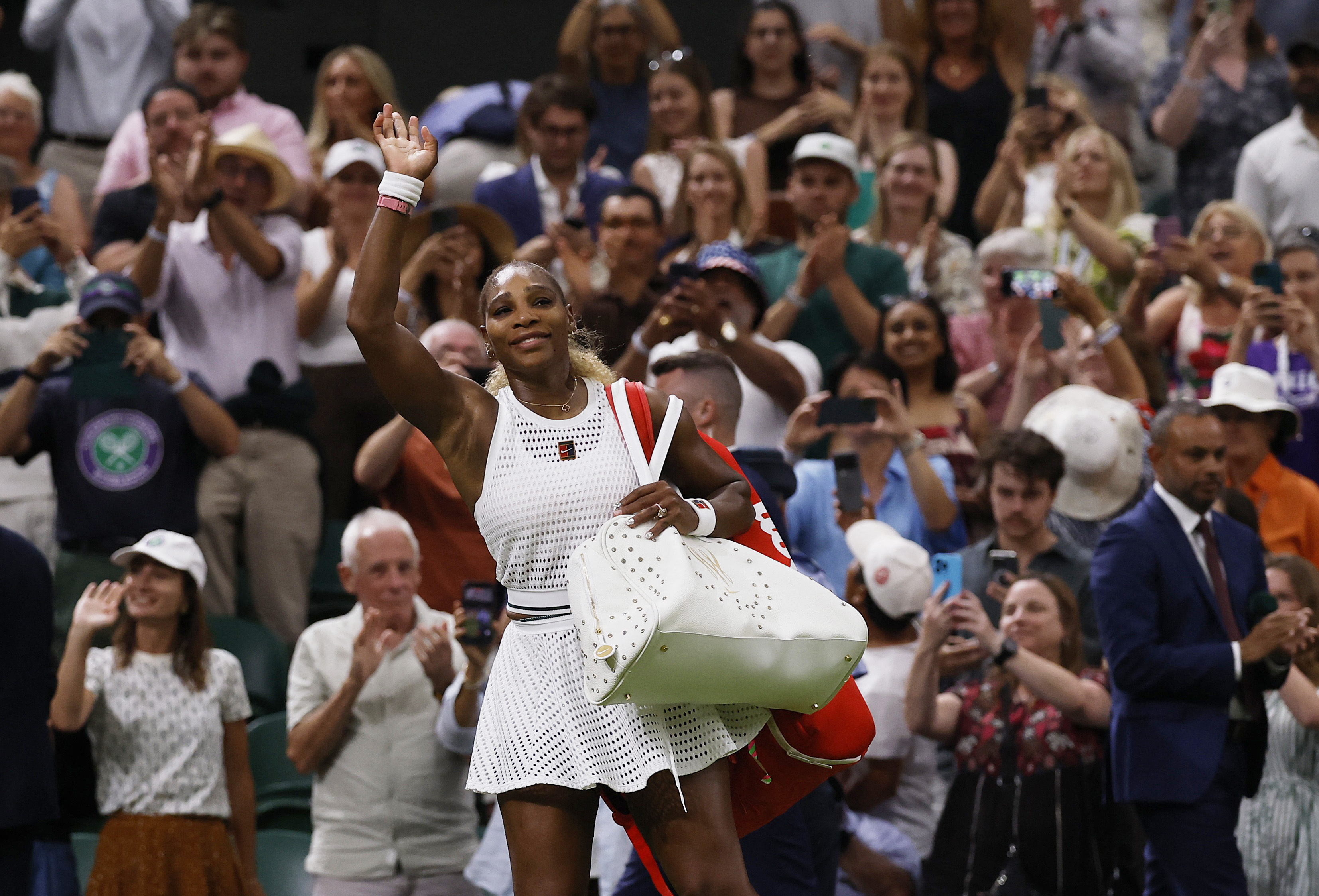 Wimbledon : Pas de miracle pour Serena Williams éliminée dès le 1er tour par Maya Joint